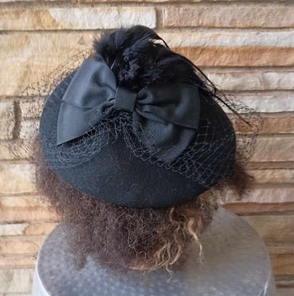 Vintage Edette Exclusive Womens Hat Black W Feathers 100% Wool Felt OS